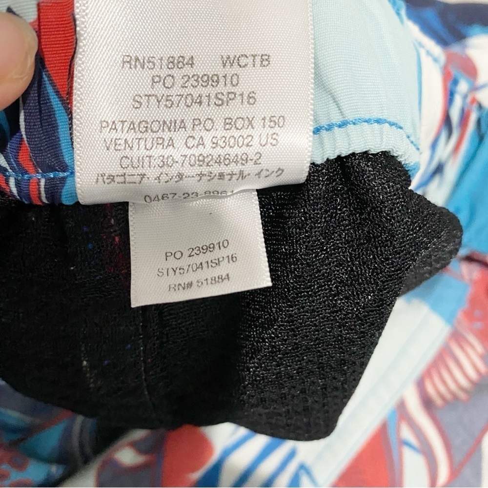 PATAGONIA Barely Baggies Shorts 2.5” Inseam Wild Paradise Catalyst Blue Size XL - Picture 8 of 9